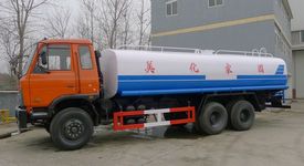 东风后八轮洒水车图片
