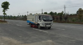 国五福田5吨扫路车图片